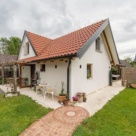 Idyllic Holiday Home - Relaxation Place Leibnitz Exterior photo